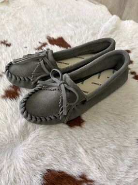 Minnetonka Gray Suede Women's Classic Bow Moccasins